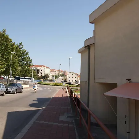 Mak Lägenhet Makarska